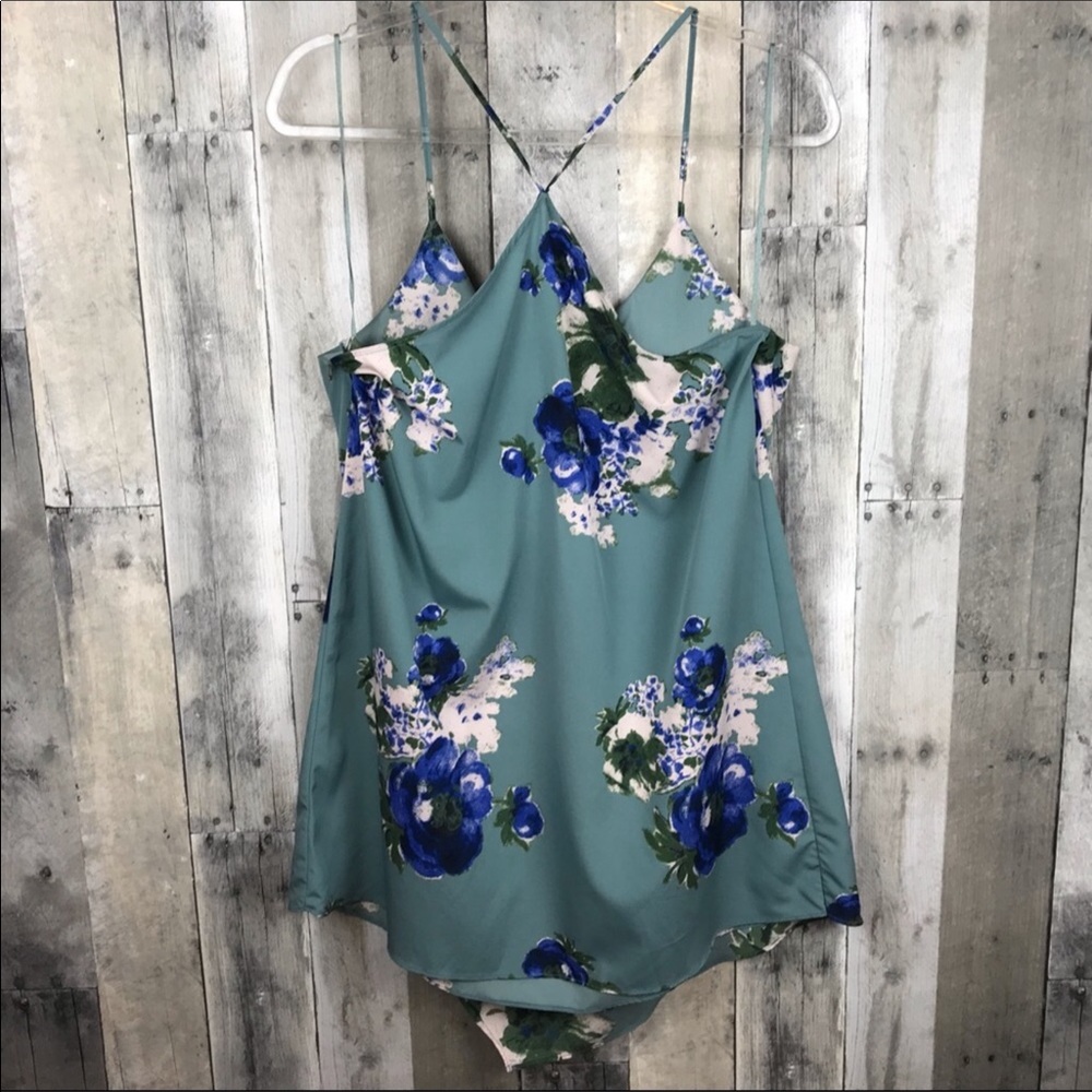 Free People Intimately Cascades Slip Size Med NWOT - Picture 3 of 8